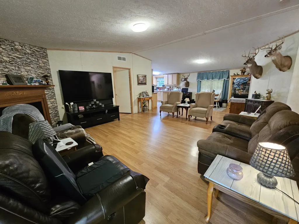 1142 Trace Creek Road Whitleyville TN 38588