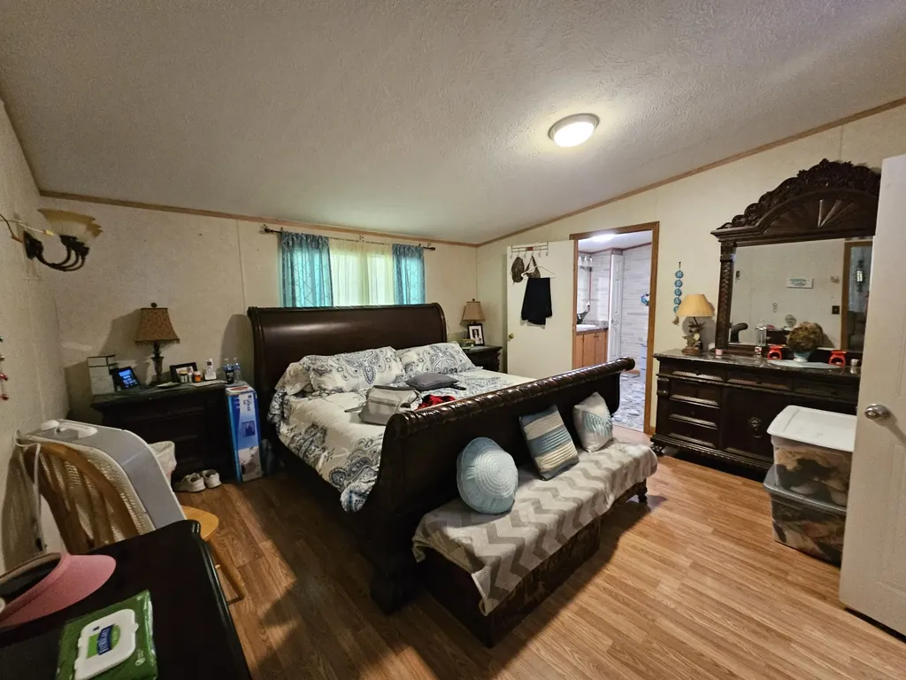 1142 Trace Creek Road Whitleyville TN 38588