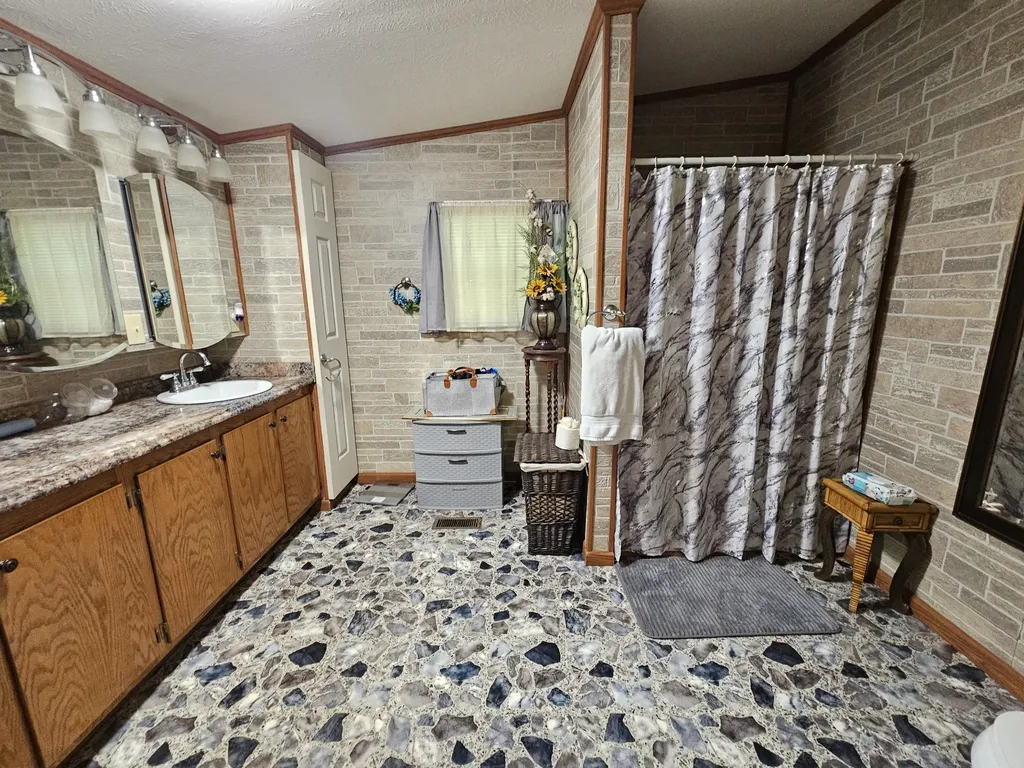 1142 Trace Creek Road Whitleyville TN 38588