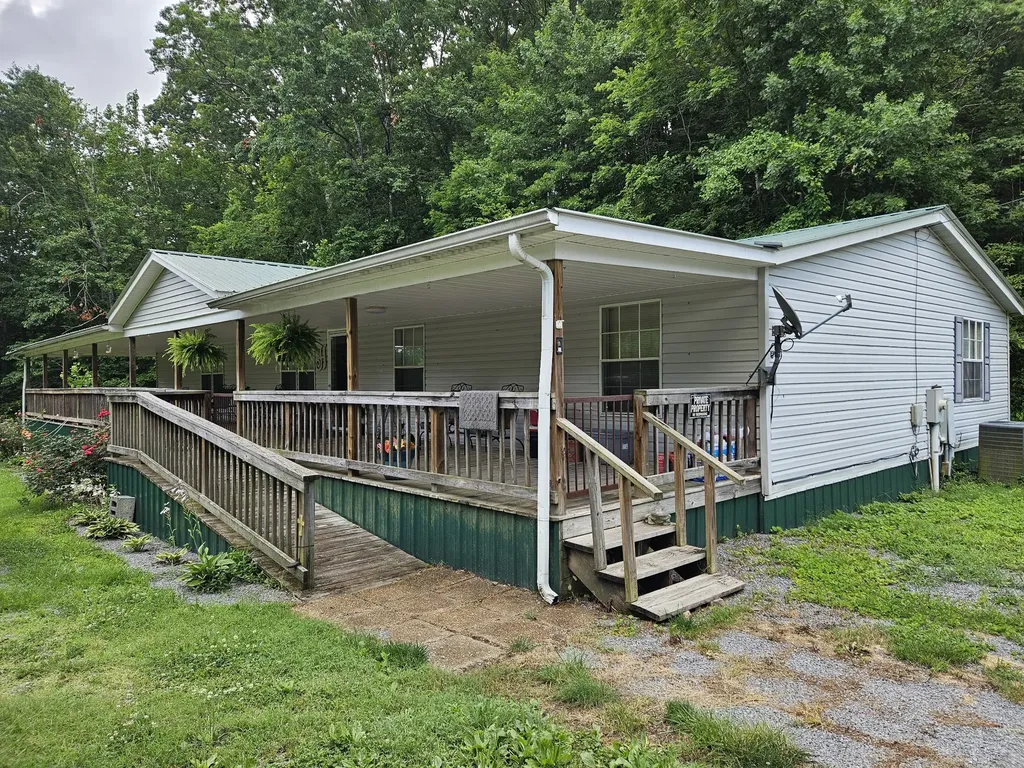 1142 Trace Creek Road Whitleyville TN 38588