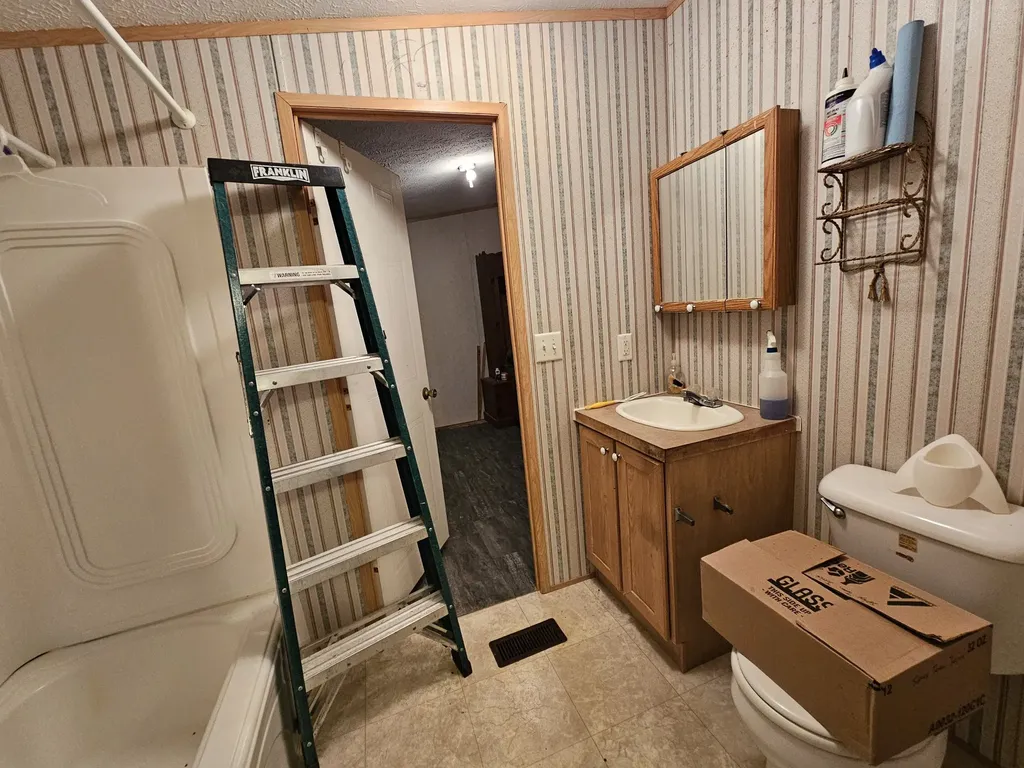 1142 Trace Creek Road Whitleyville TN 38588