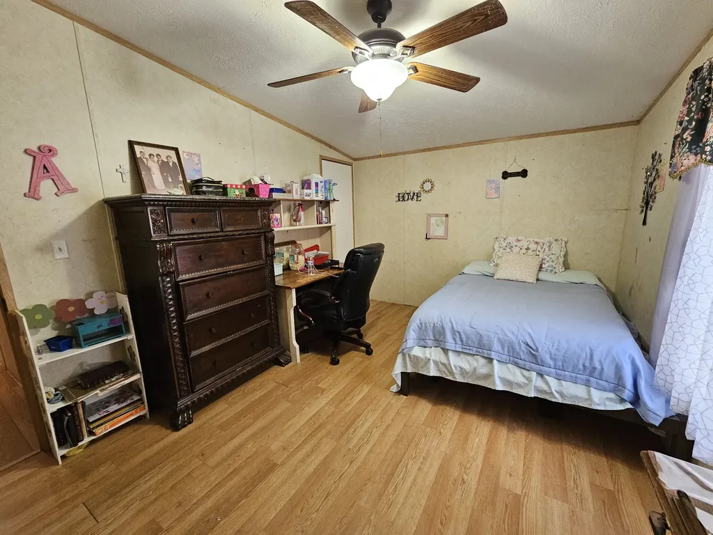 1142 Trace Creek Road Whitleyville TN 38588