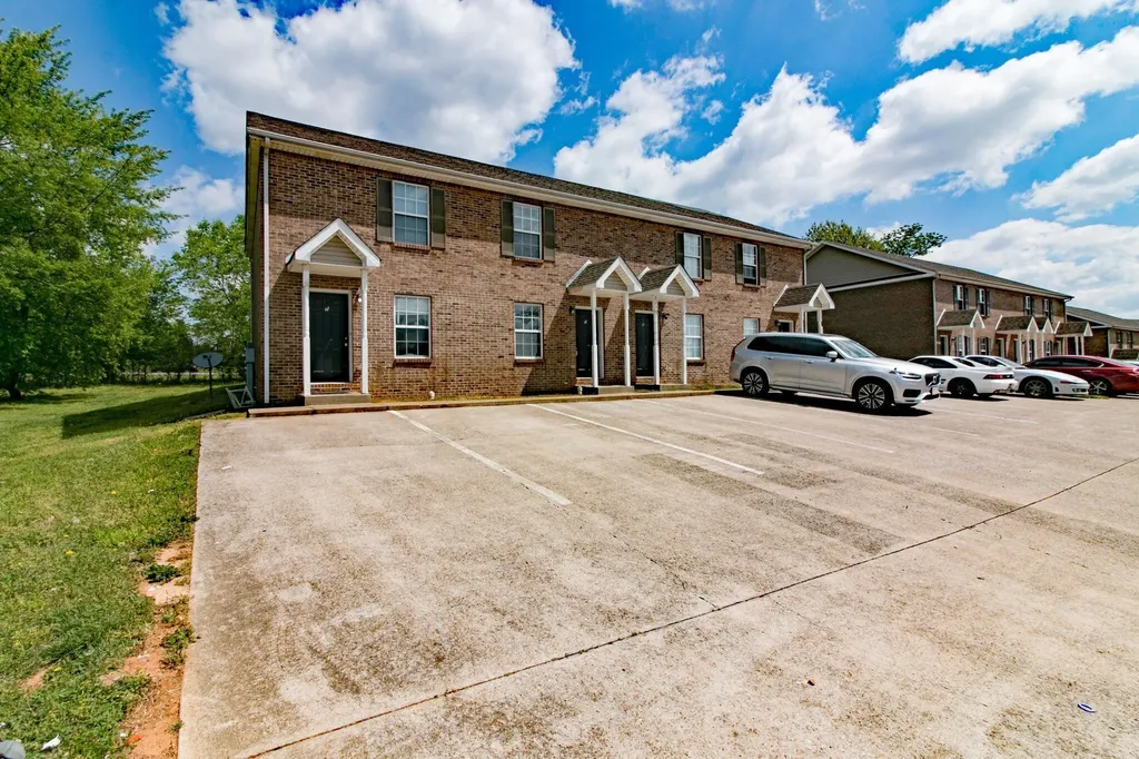 821 Oak Arbor Court Clarksville TN 37040