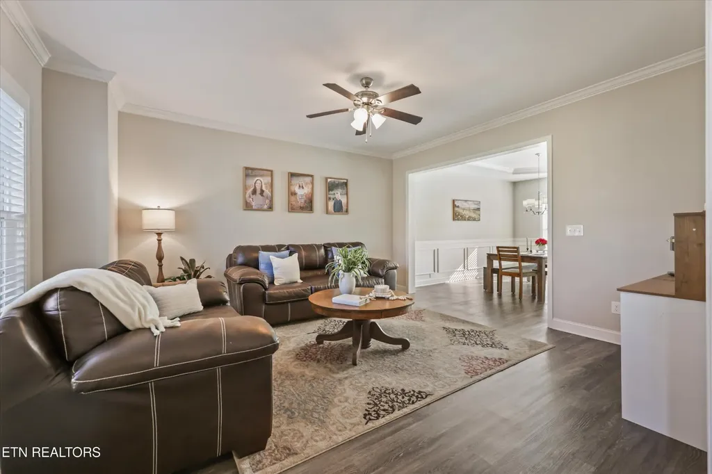 2058 Gusty Wind Lane Knoxville TN 37932