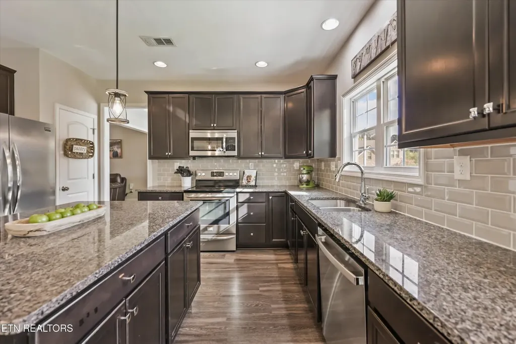2058 Gusty Wind Lane Knoxville TN 37932