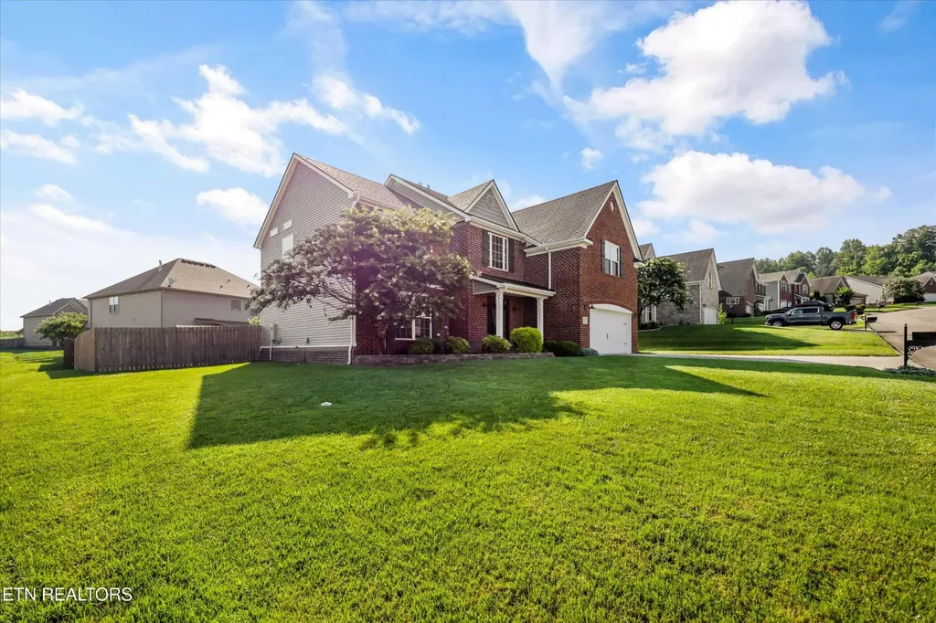 2058 Gusty Wind Lane Knoxville TN 37932