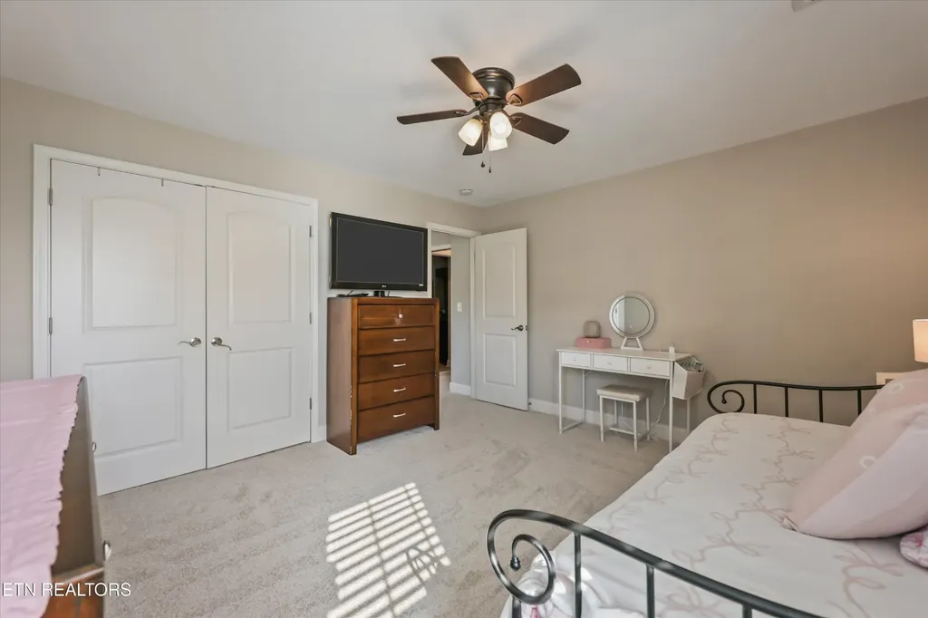 2058 Gusty Wind Lane Knoxville TN 37932