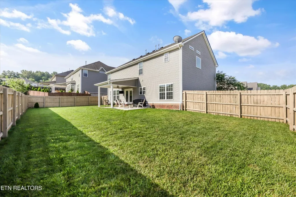2058 Gusty Wind Lane Knoxville TN 37932