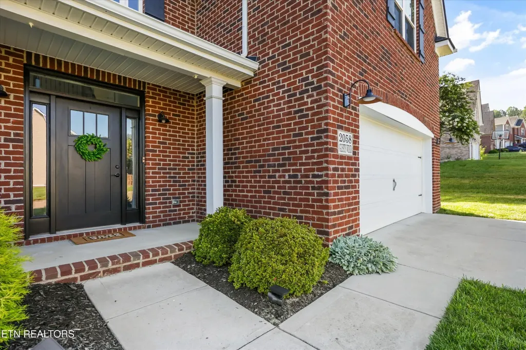 2058 Gusty Wind Lane Knoxville TN 37932