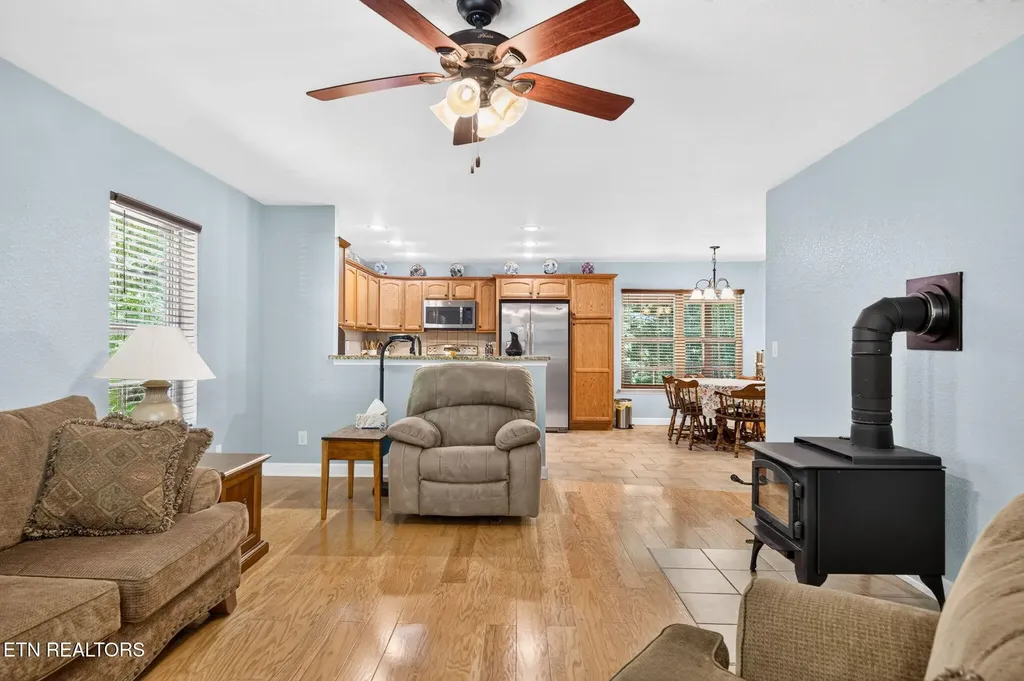 1007 Parkstown Extension Wilder TN 38589