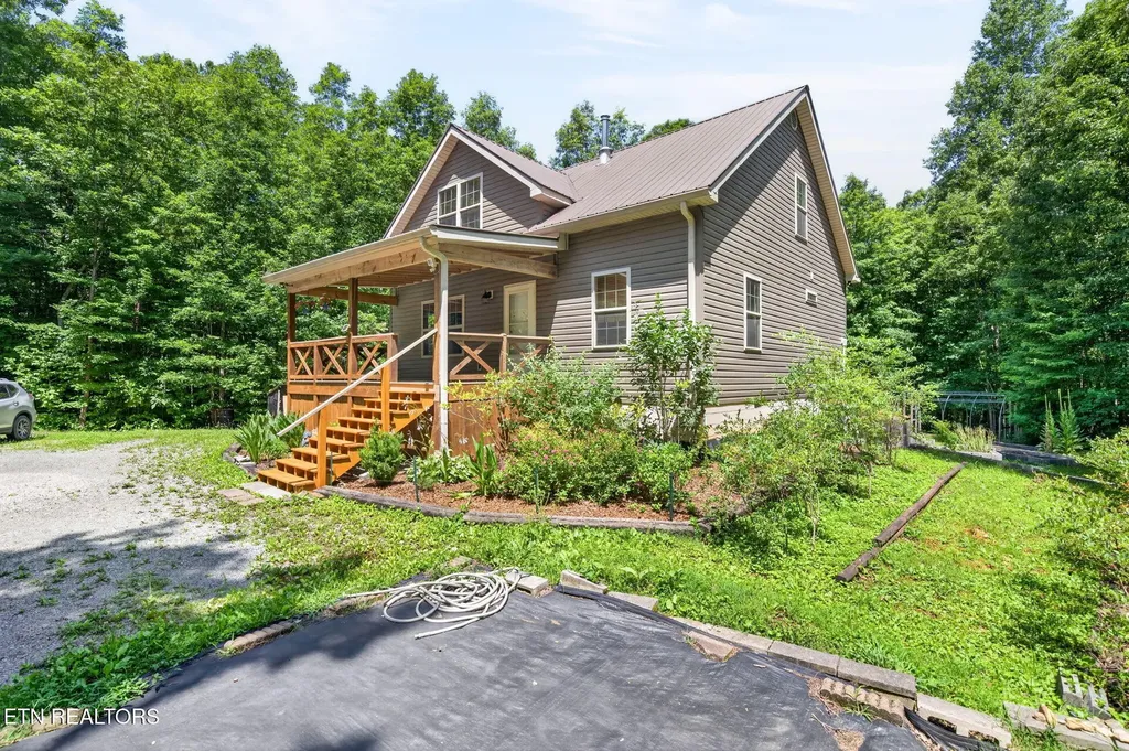 1007 Parkstown Extension Wilder TN 38589