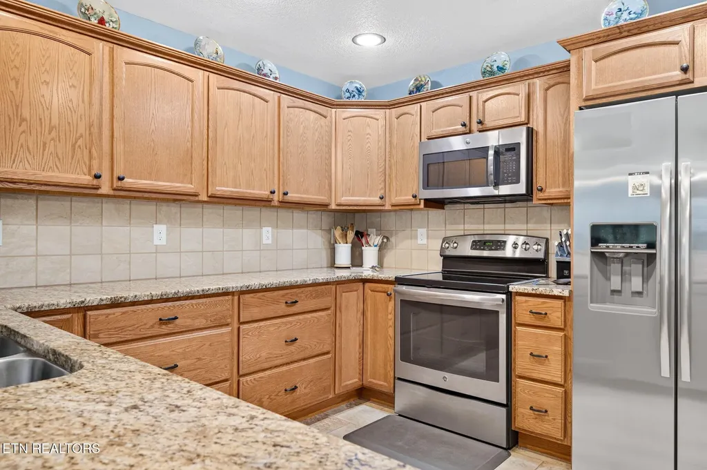 1007 Parkstown Extension Wilder TN 38589