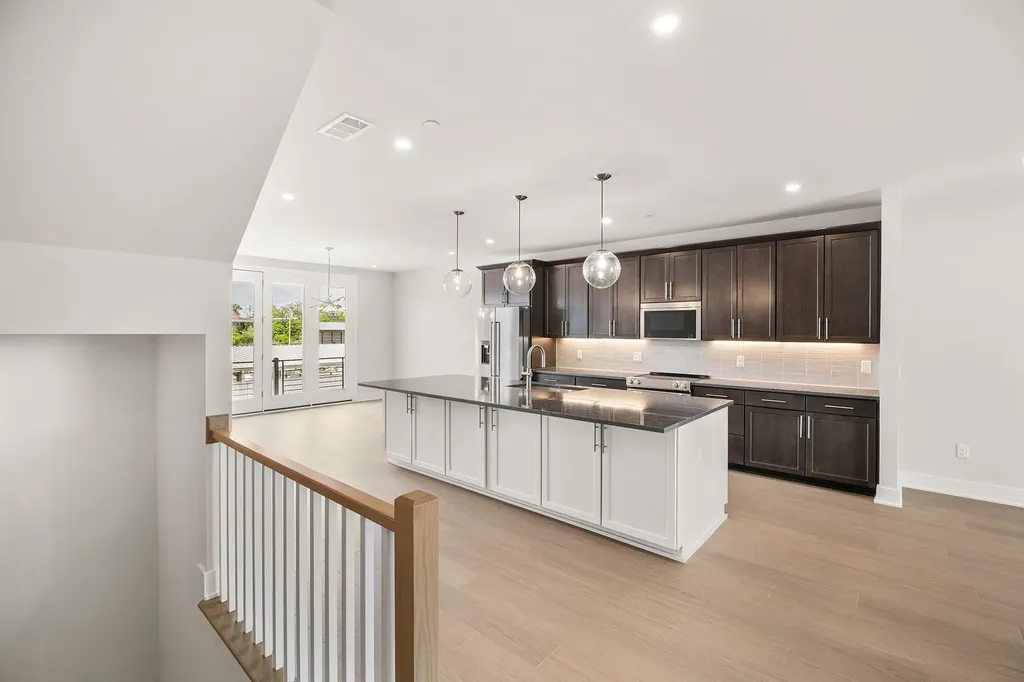 828 42nd Ave, N Nashville TN 37209