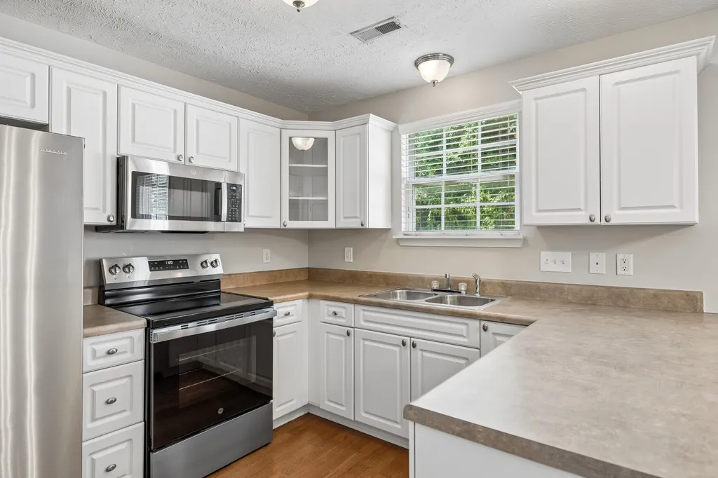 2120 Lebanon Pike Nashville TN 37210