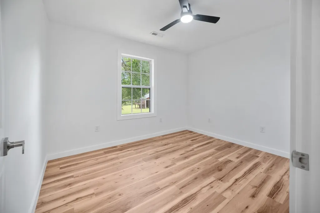 1601 Maple Valley Road Charlotte TN 37036