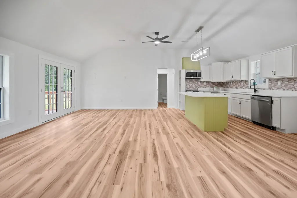 1601 Maple Valley Road Charlotte TN 37036