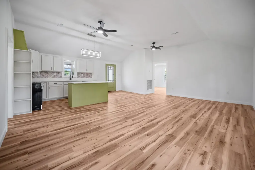 1601 Maple Valley Road Charlotte TN 37036