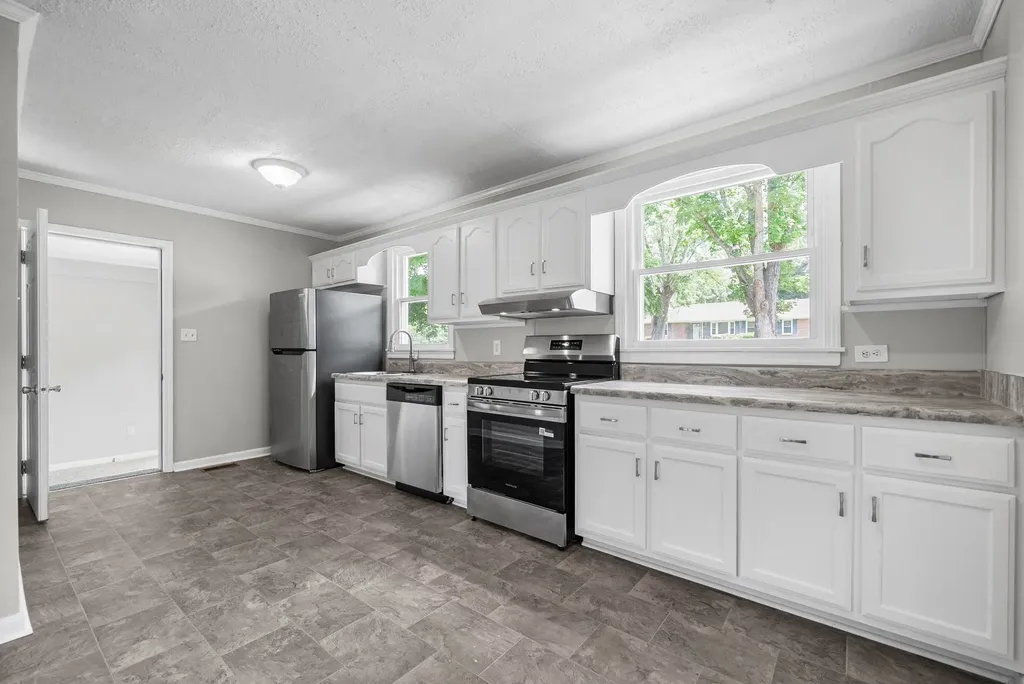 9 Lealand Drive Clarksville TN 37042
