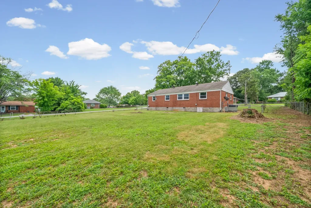 9 Lealand Drive Clarksville TN 37042