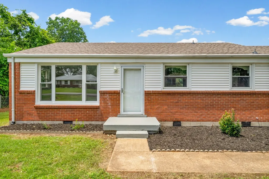 9 Lealand Drive Clarksville TN 37042
