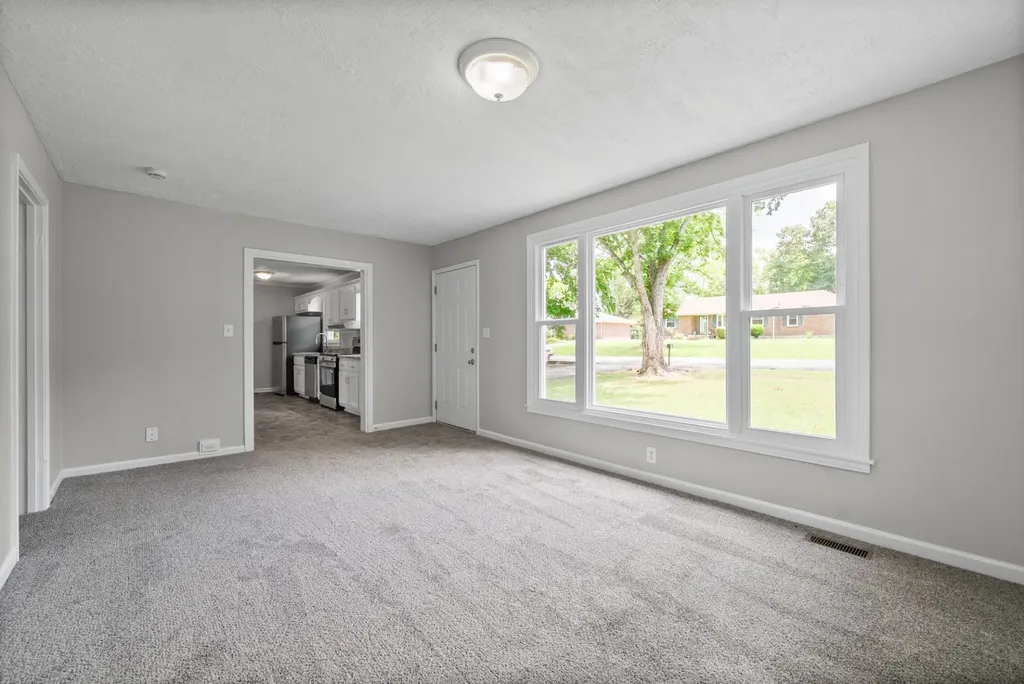 9 Lealand Drive Clarksville TN 37042