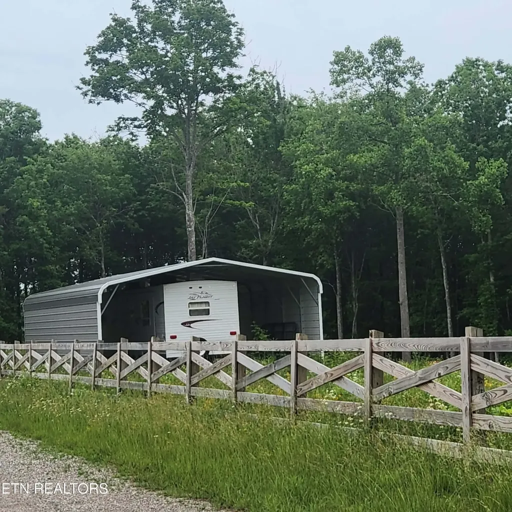 186 Crockett Cemetery Road Jamestown TN 38556