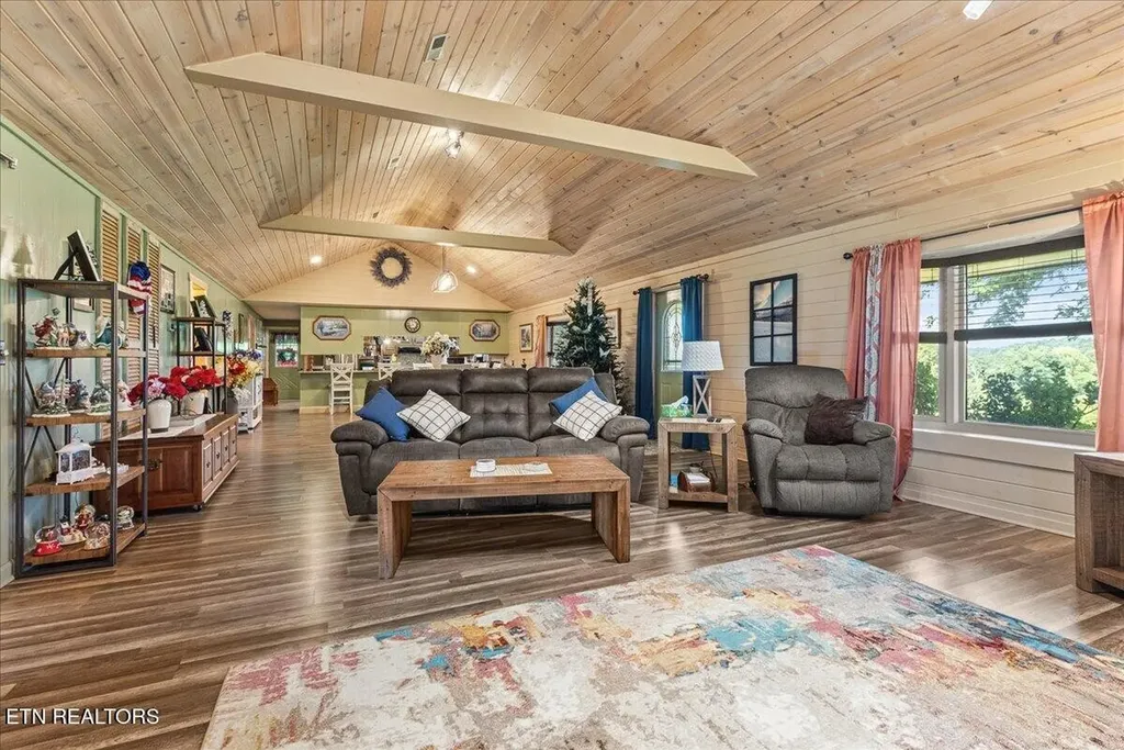 910 Reagan Valley Road Tellico Plains TN 37385