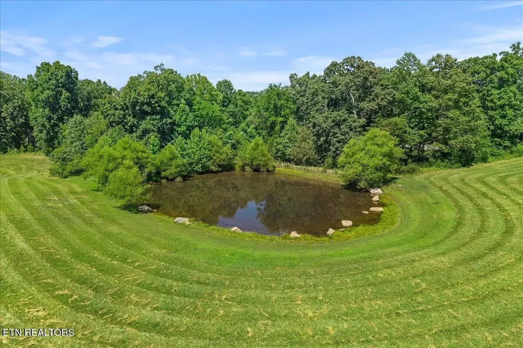 910 Reagan Valley Road Tellico Plains TN 37385