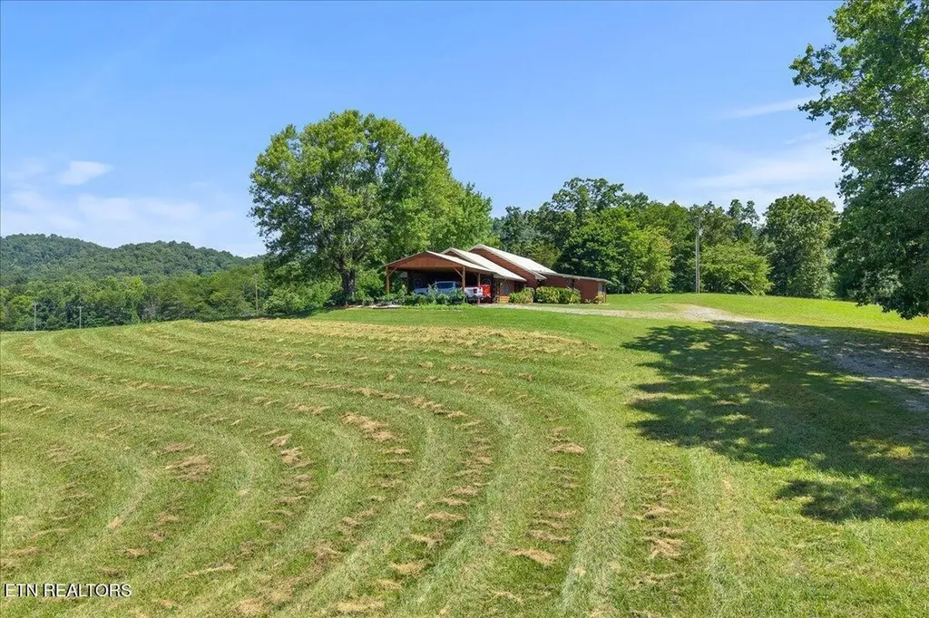 910 Reagan Valley Road Tellico Plains TN 37385