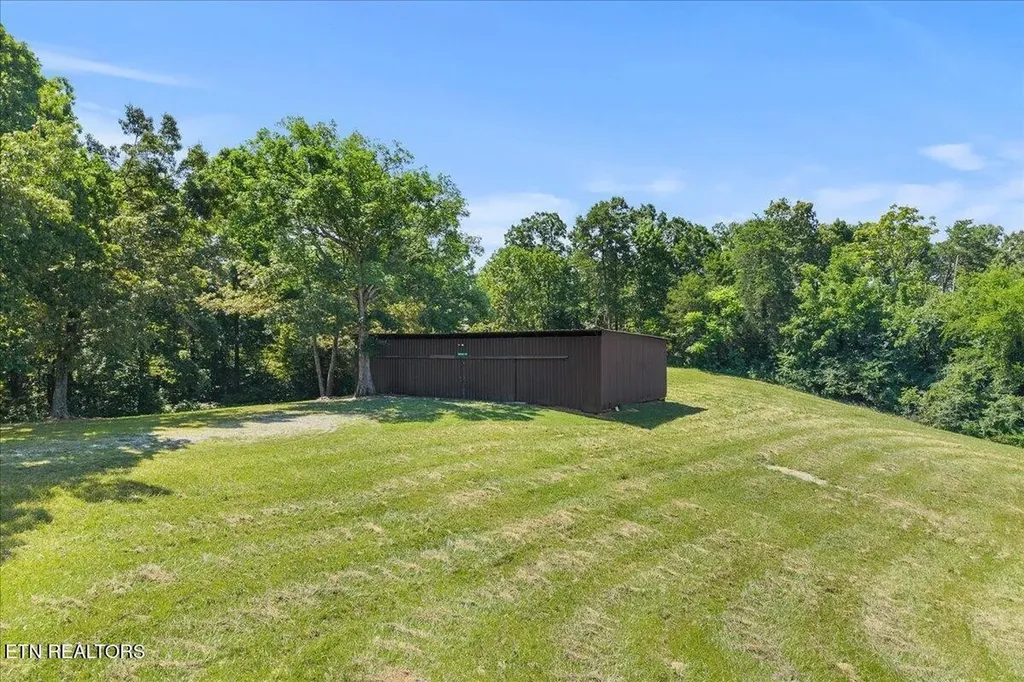 910 Reagan Valley Road Tellico Plains TN 37385