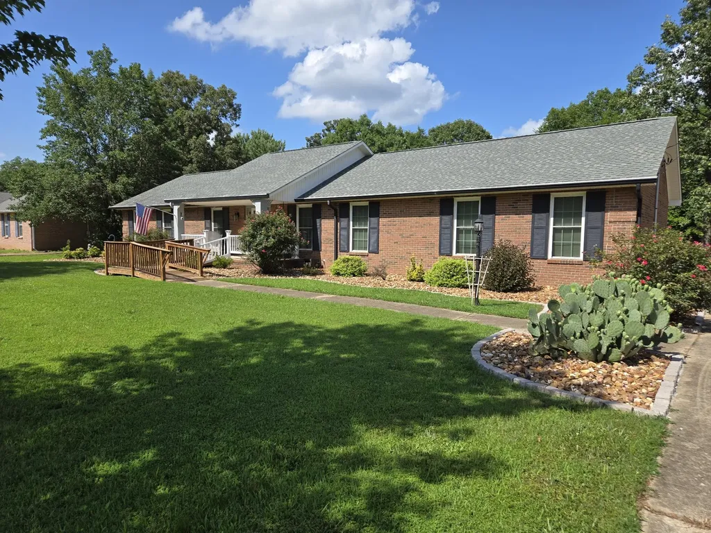 415 River Oaks Drive New Johnsonville TN 37134