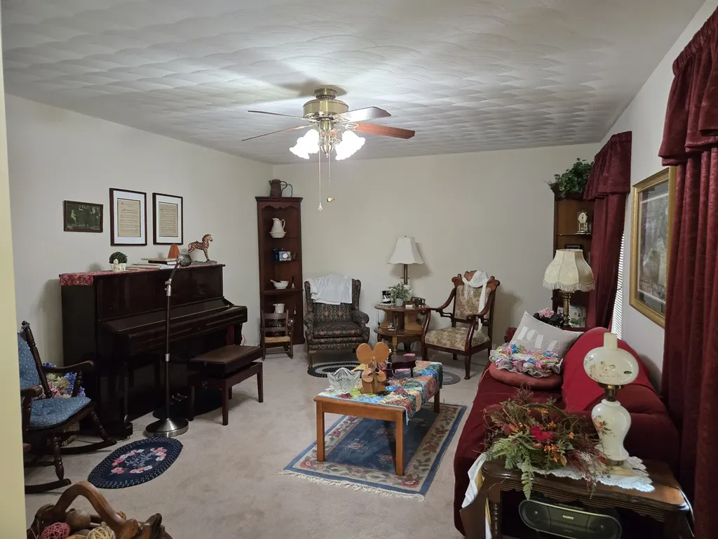 415 River Oaks Drive New Johnsonville TN 37134