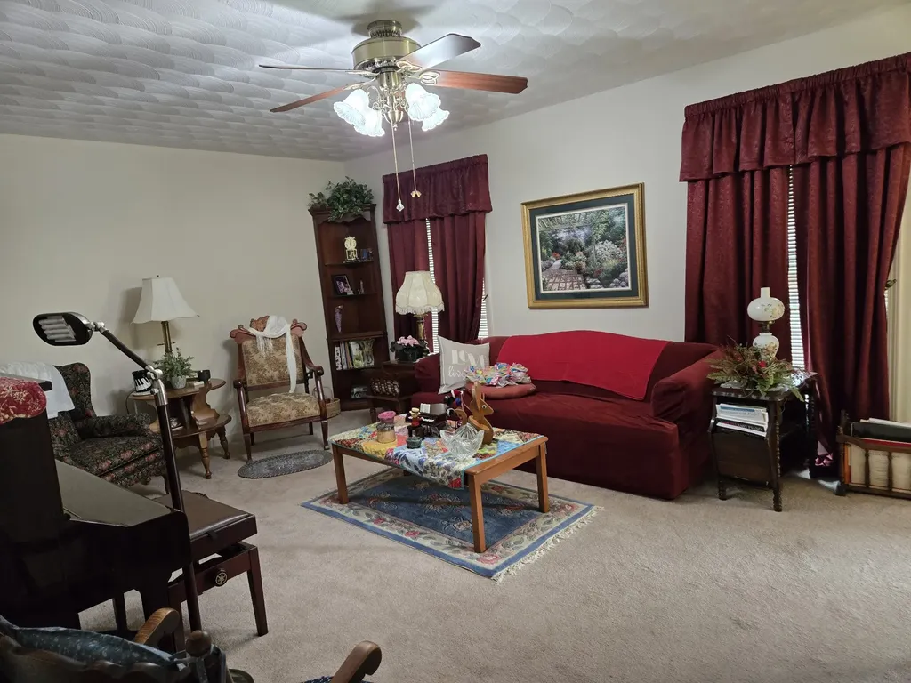 415 River Oaks Drive New Johnsonville TN 37134