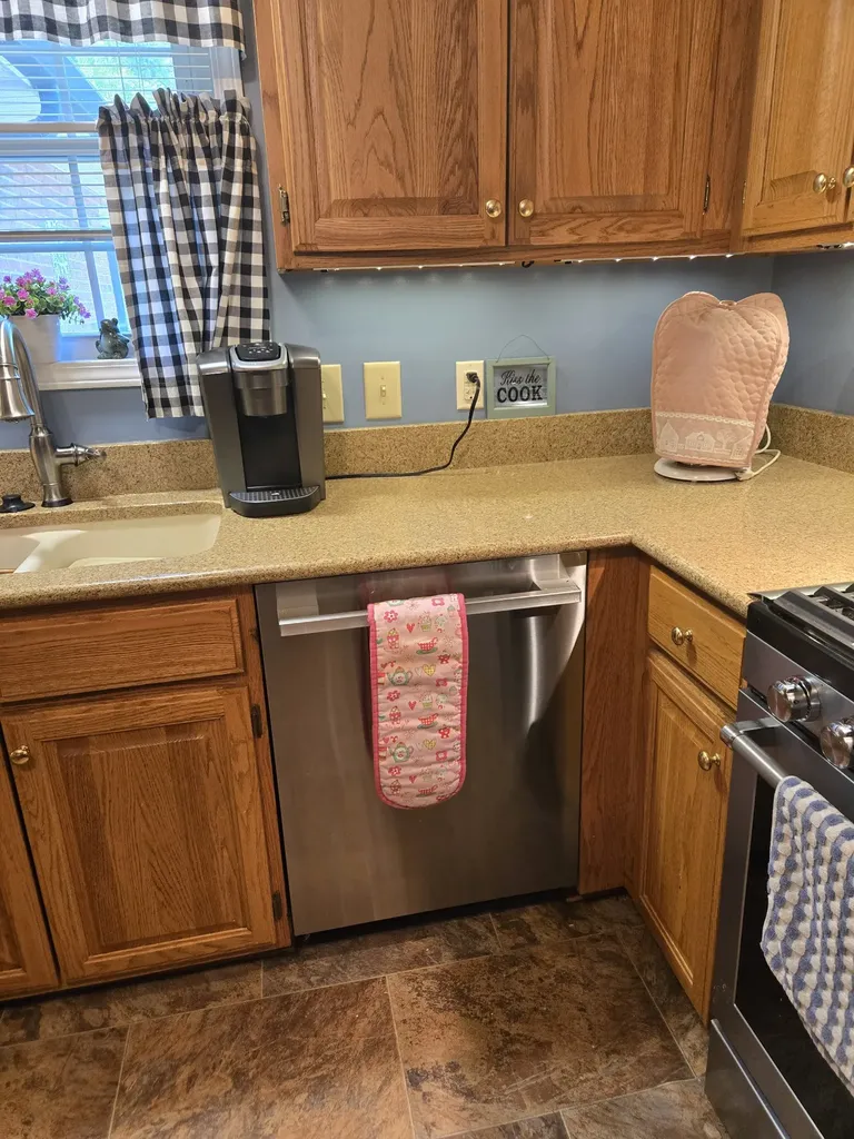 415 River Oaks Drive New Johnsonville TN 37134