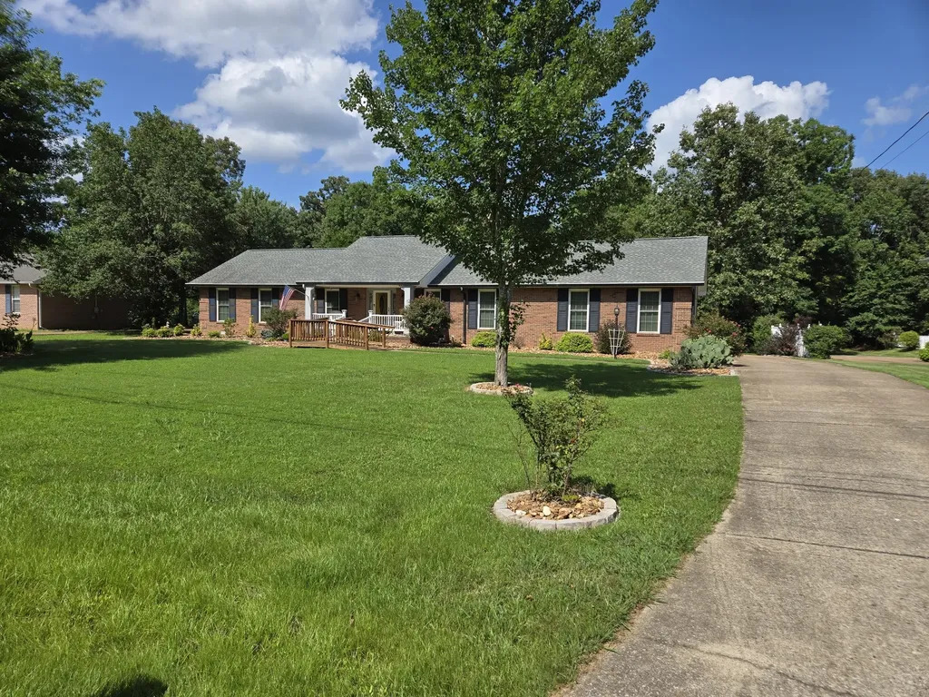 415 River Oaks Drive New Johnsonville TN 37134