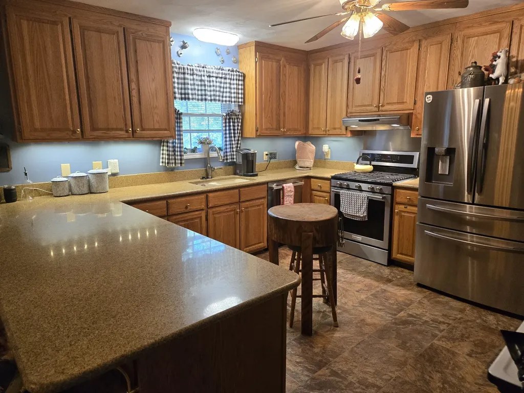 415 River Oaks Drive New Johnsonville TN 37134