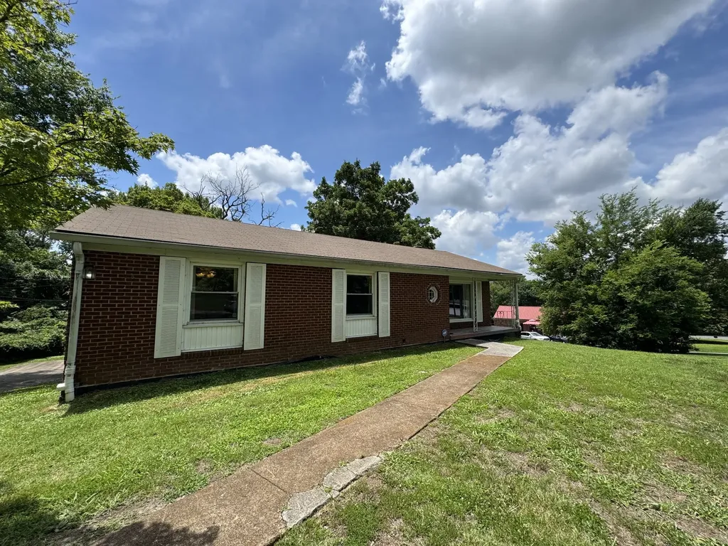 2105 Crestline Drive Nashville TN 37214