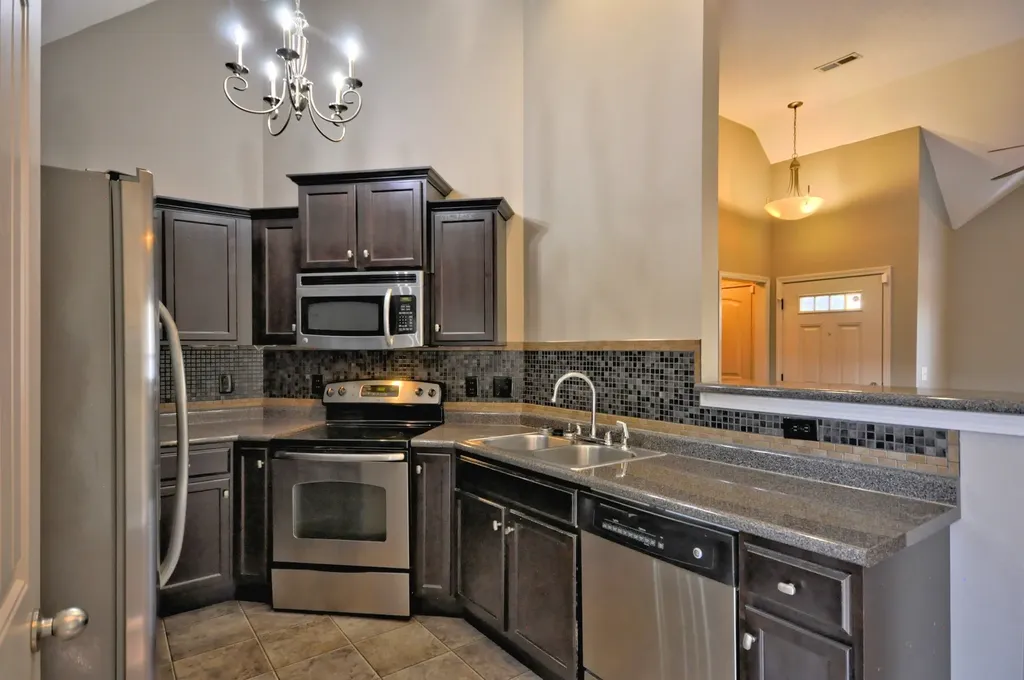 404 Leslie Wood Drive Clarksville TN 37040