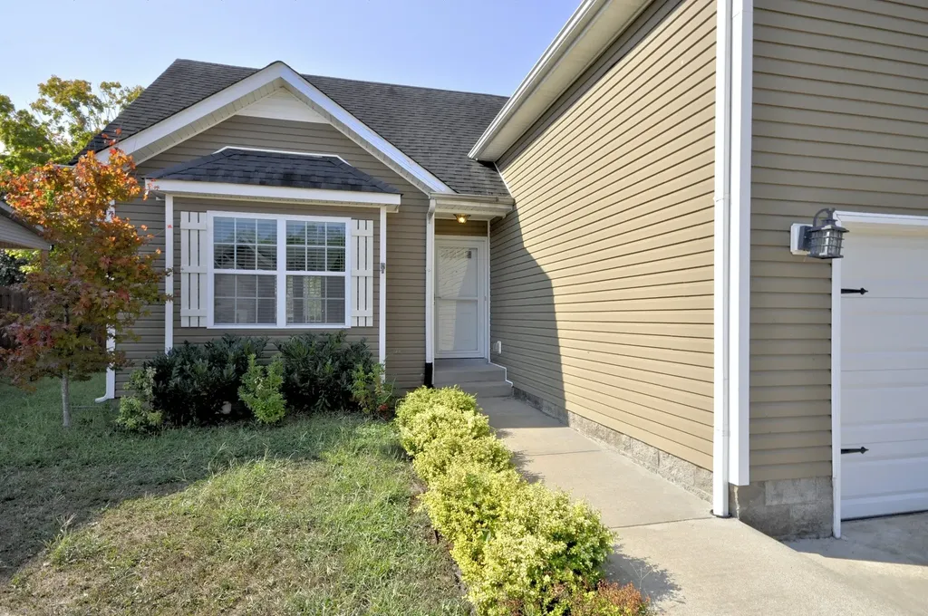 404 Leslie Wood Drive Clarksville TN 37040