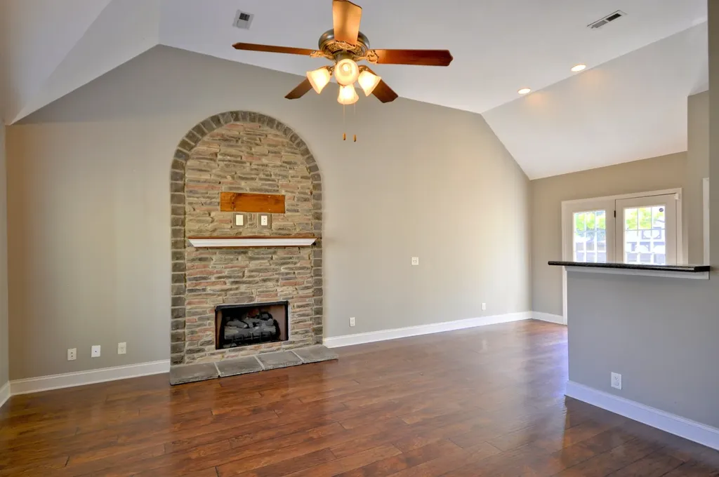 404 Leslie Wood Drive Clarksville TN 37040