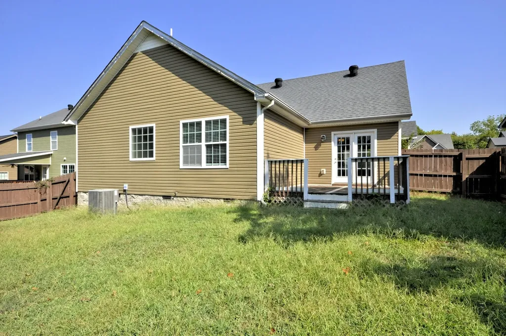 404 Leslie Wood Drive Clarksville TN 37040