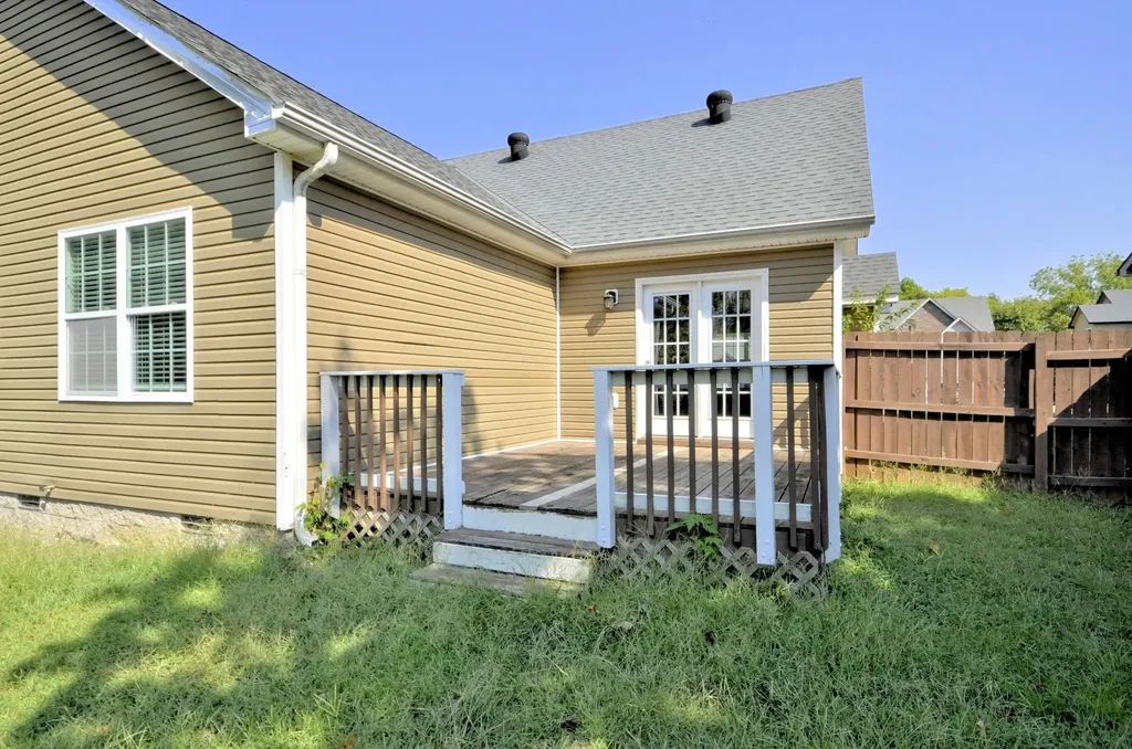 404 Leslie Wood Drive Clarksville TN 37040