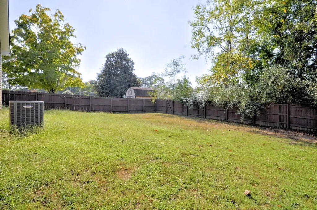 404 Leslie Wood Drive Clarksville TN 37040