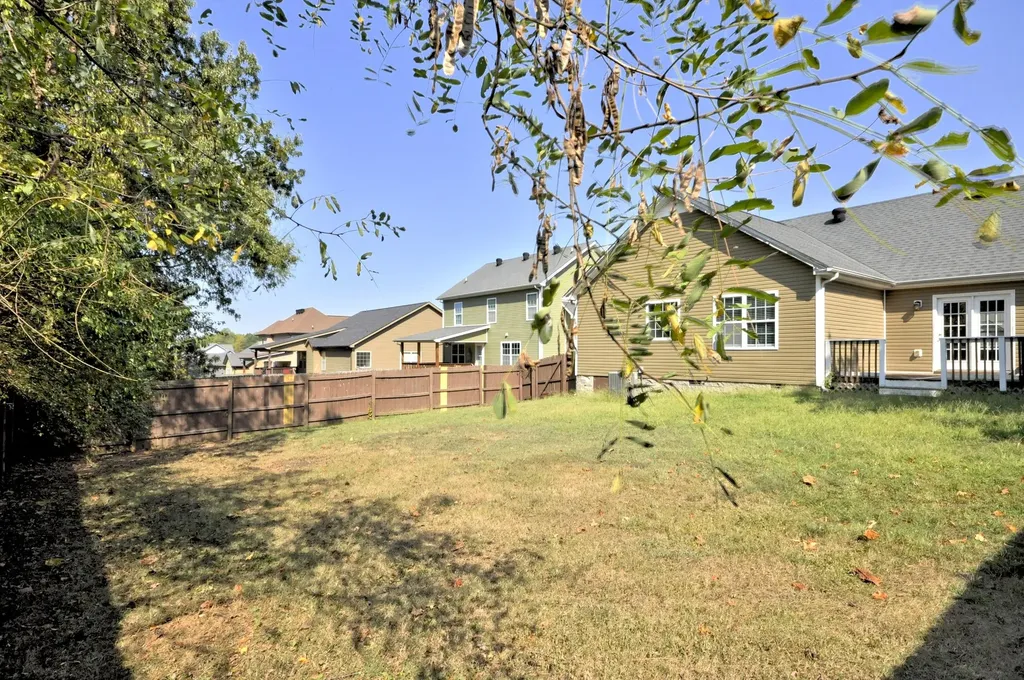 404 Leslie Wood Drive Clarksville TN 37040