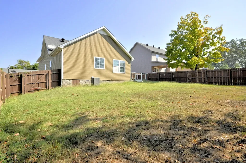 404 Leslie Wood Drive Clarksville TN 37040