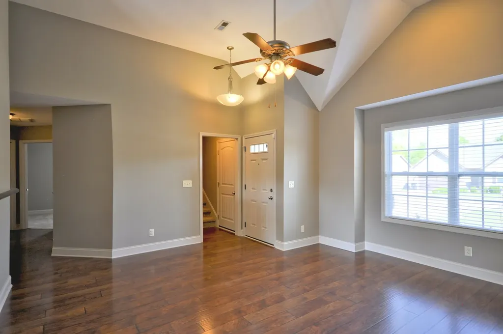 404 Leslie Wood Drive Clarksville TN 37040