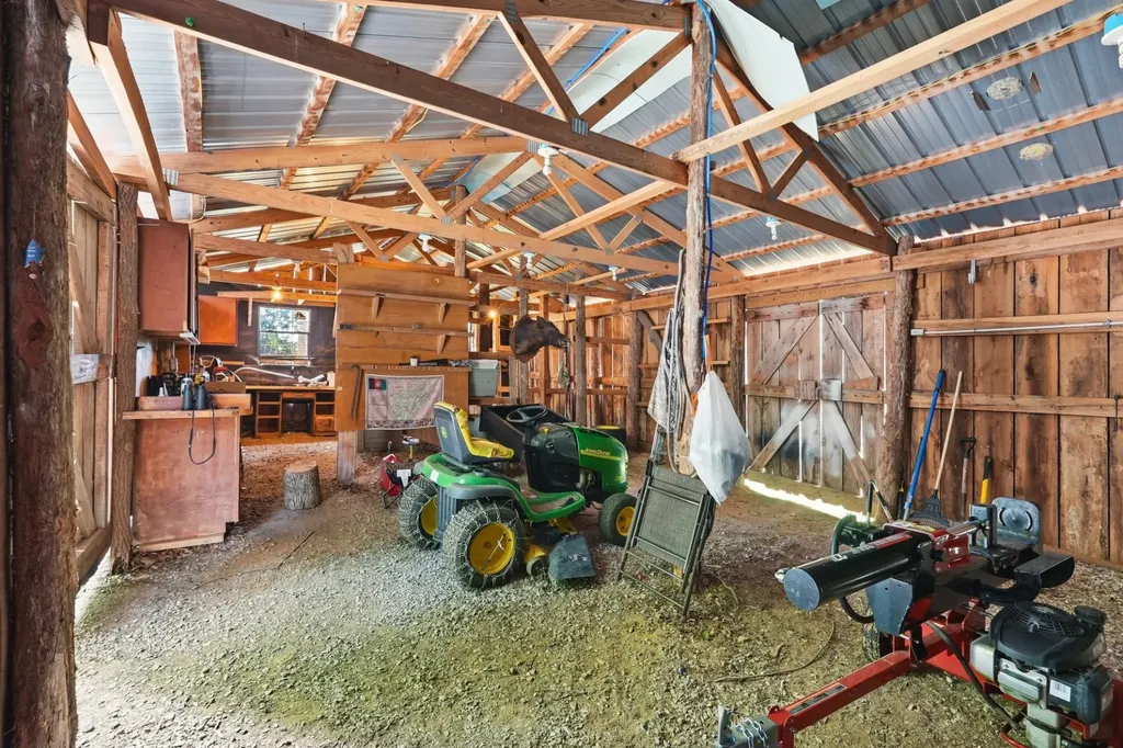 2543 S Bunker Hill Road Sparta TN 38583