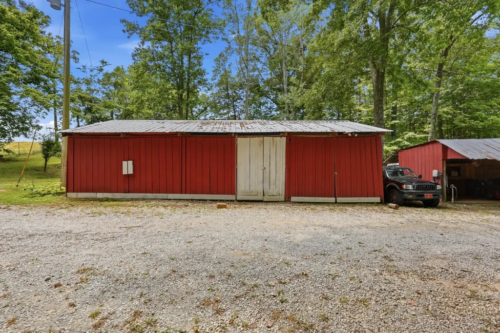 2543 S Bunker Hill Road Sparta TN 38583