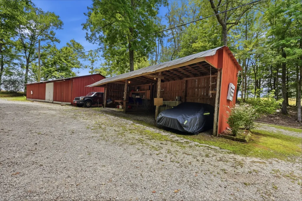 2543 S Bunker Hill Road Sparta TN 38583