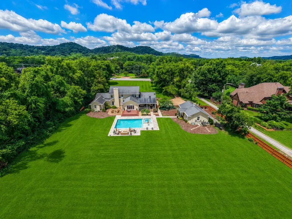 510 Granny White Pike Brentwood TN 37027